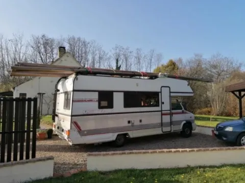 Montage des tipis chez grand ours chaman