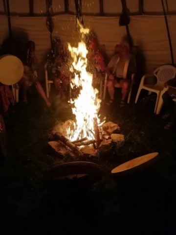 Feu Sacré tipis et tambours chamaniques