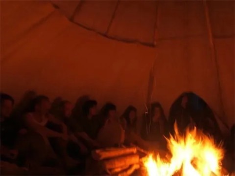 Tipis insolites chez Grand Ours Chaman