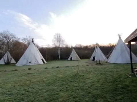 Des Tipis à Saint Martin la Patrouille! Cluny
